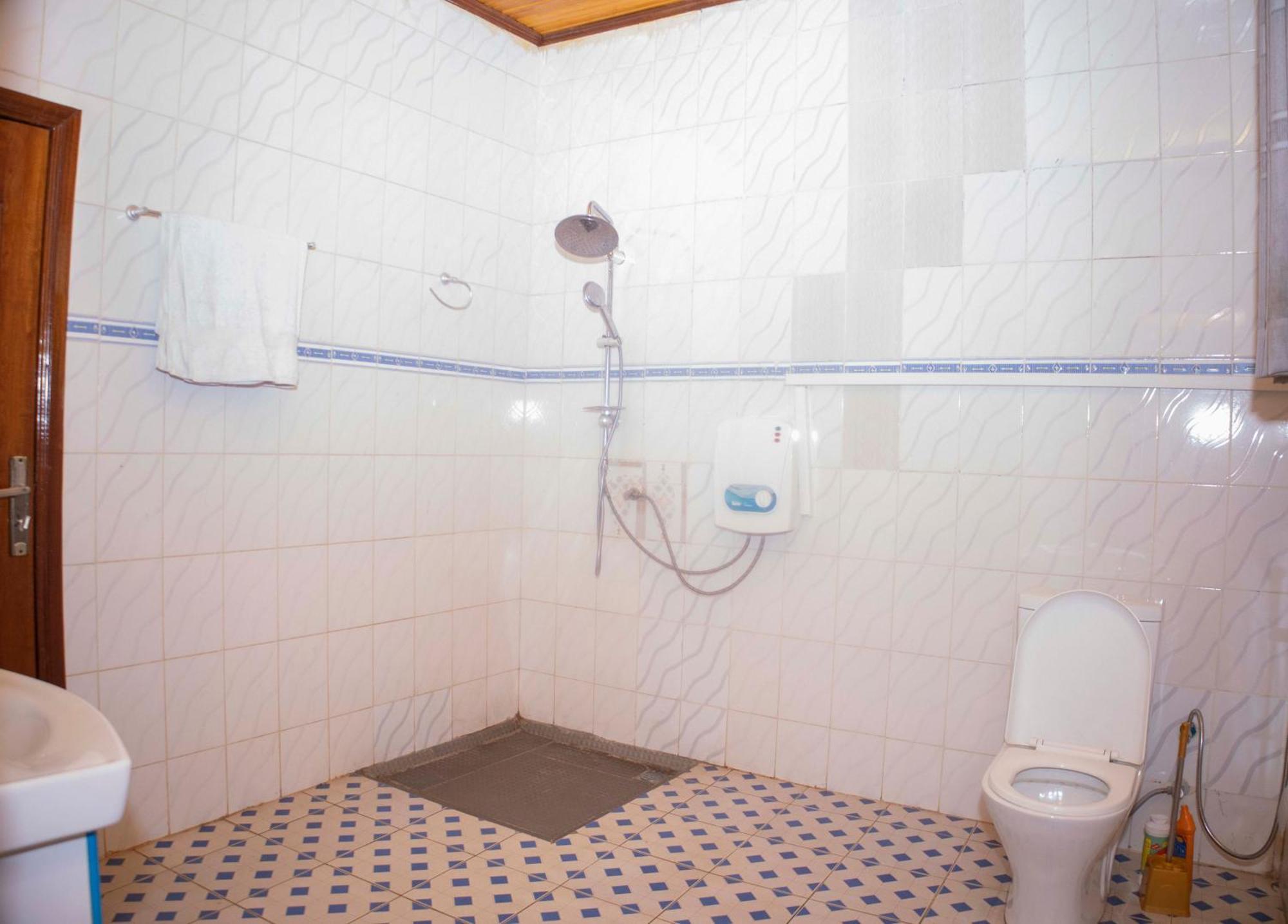 The Vibrant Lodge Gacuriro Kigali Buitenkant foto